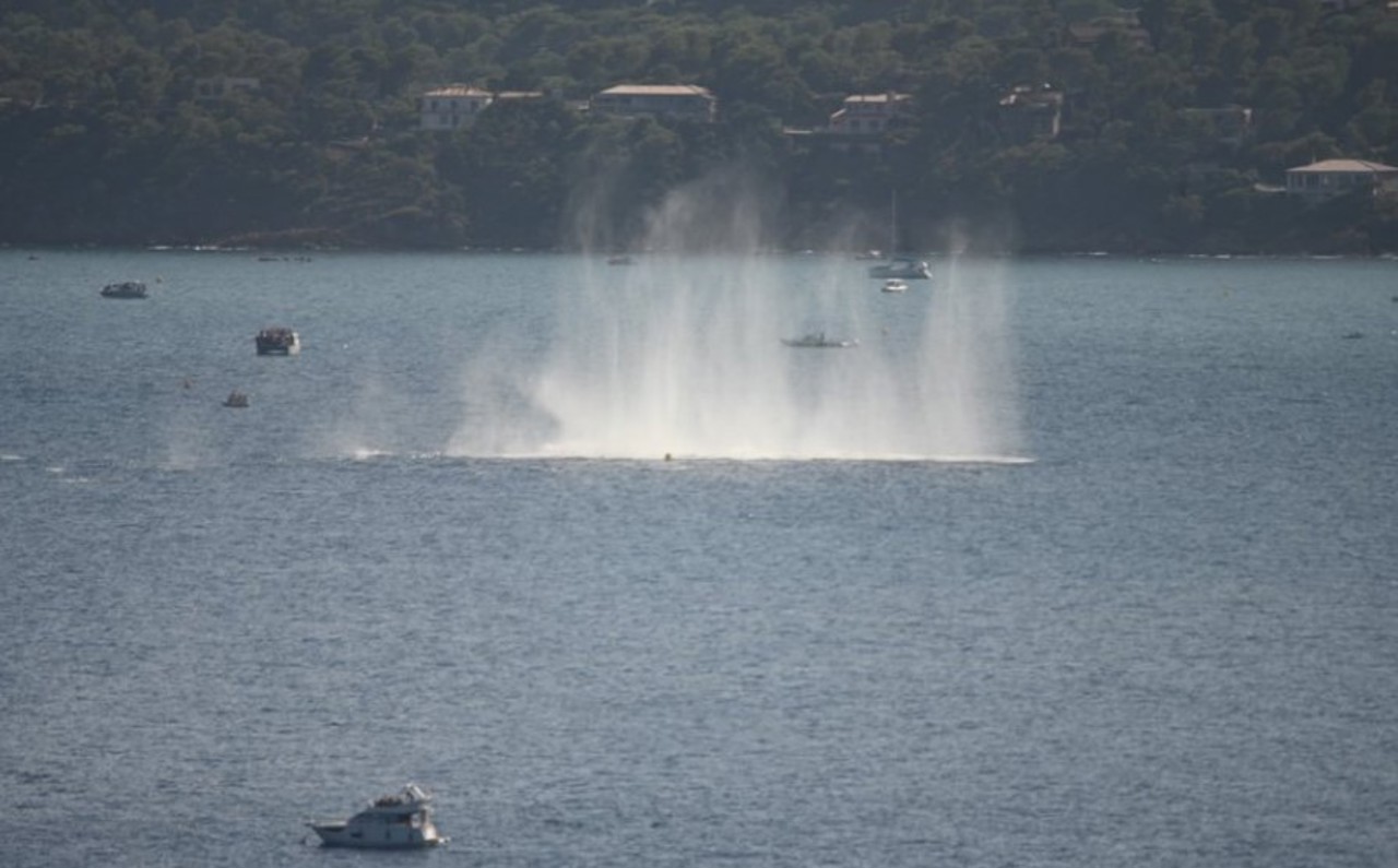 Un pilot a murit după ce avionul său s-a prăbușit în mare în timpul unui spectacol aviatic în sudul Franței