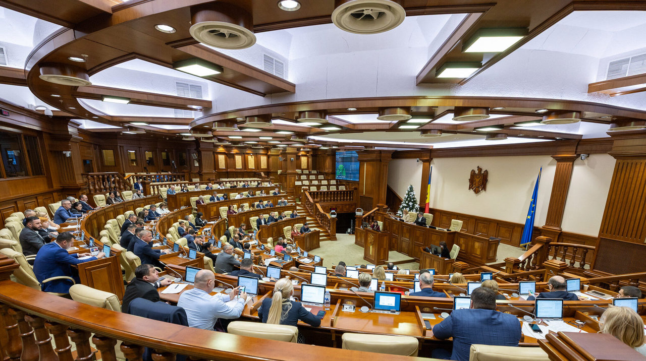 Socialiștii au cerut Parlamentului să adopte o rezoluție în sprijinul planului de pace propus de Donald Trump. Reacțiile deputaților   