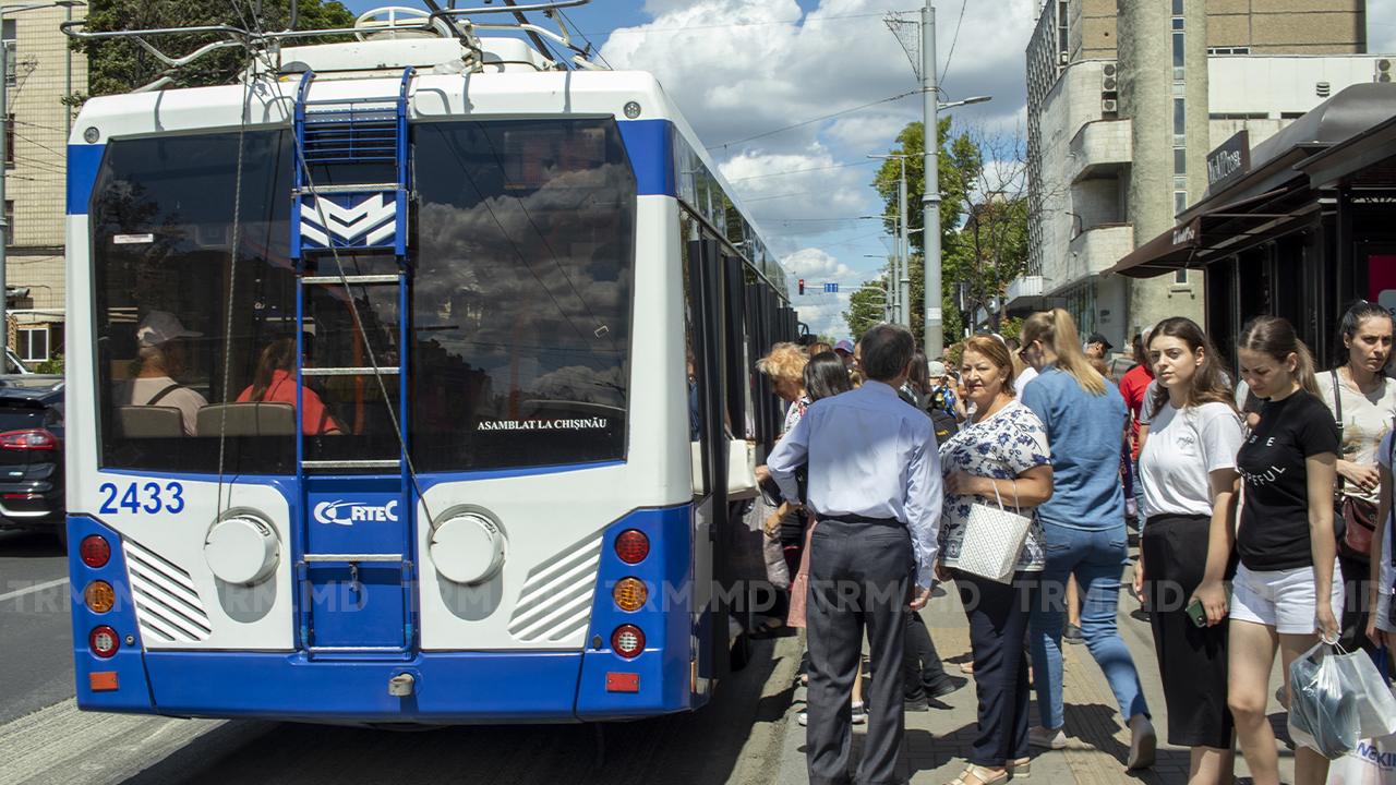Circulația transportului public pe o stradă cheie din capitală, reorganizată