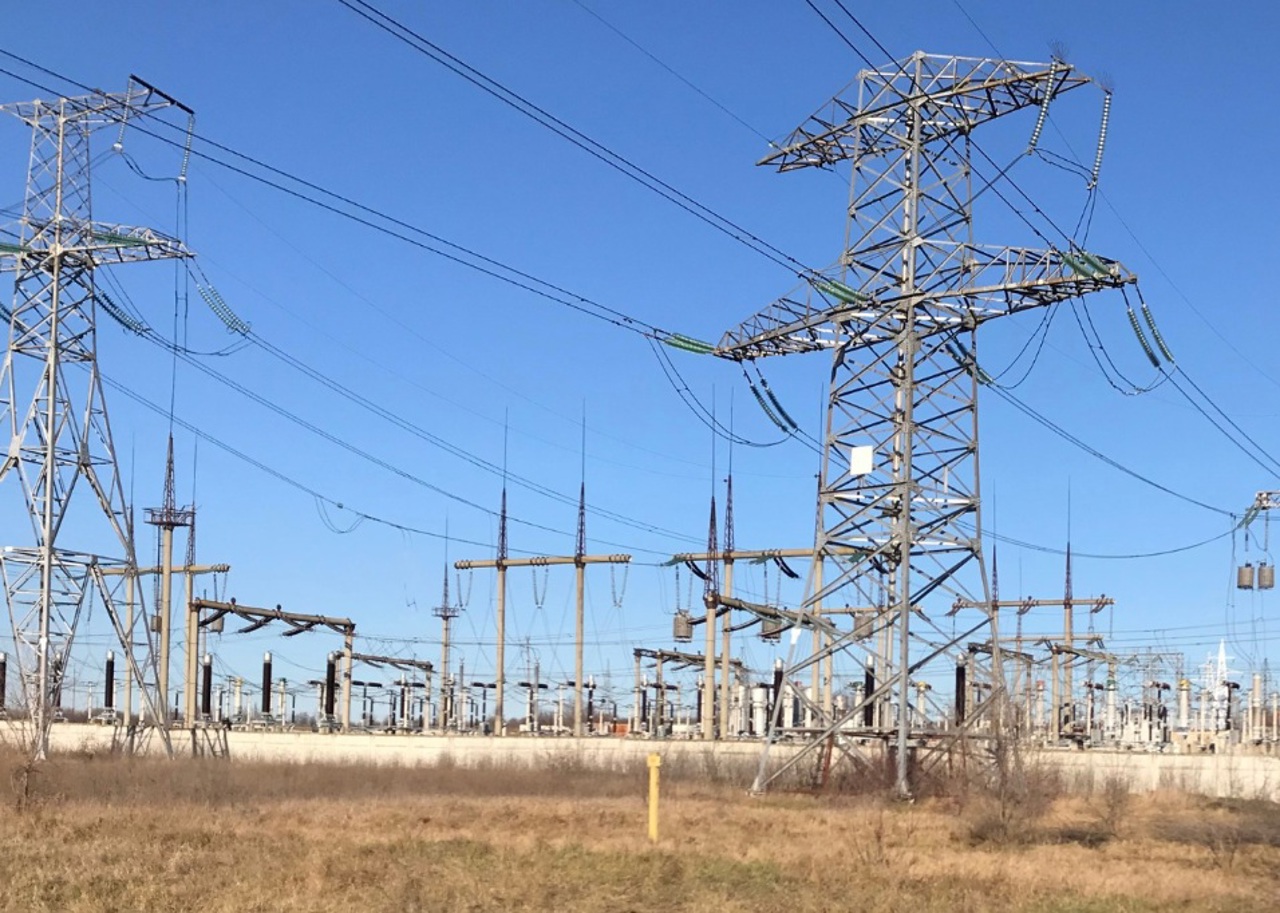 Preț mai mare pentru energia electrică, achiziționată de Energocom în octombrie  