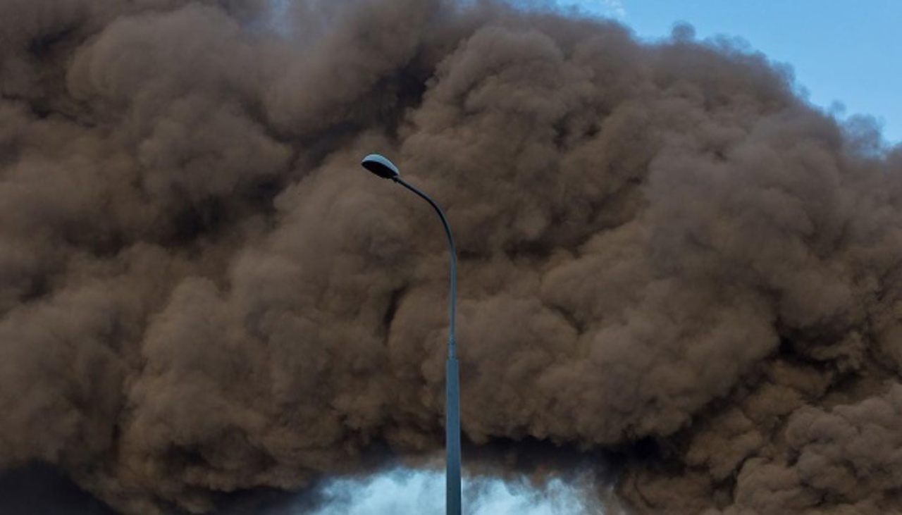 Сильный взрыв в Харькове в результате российской бомбардировки. Семь человек получили ранения