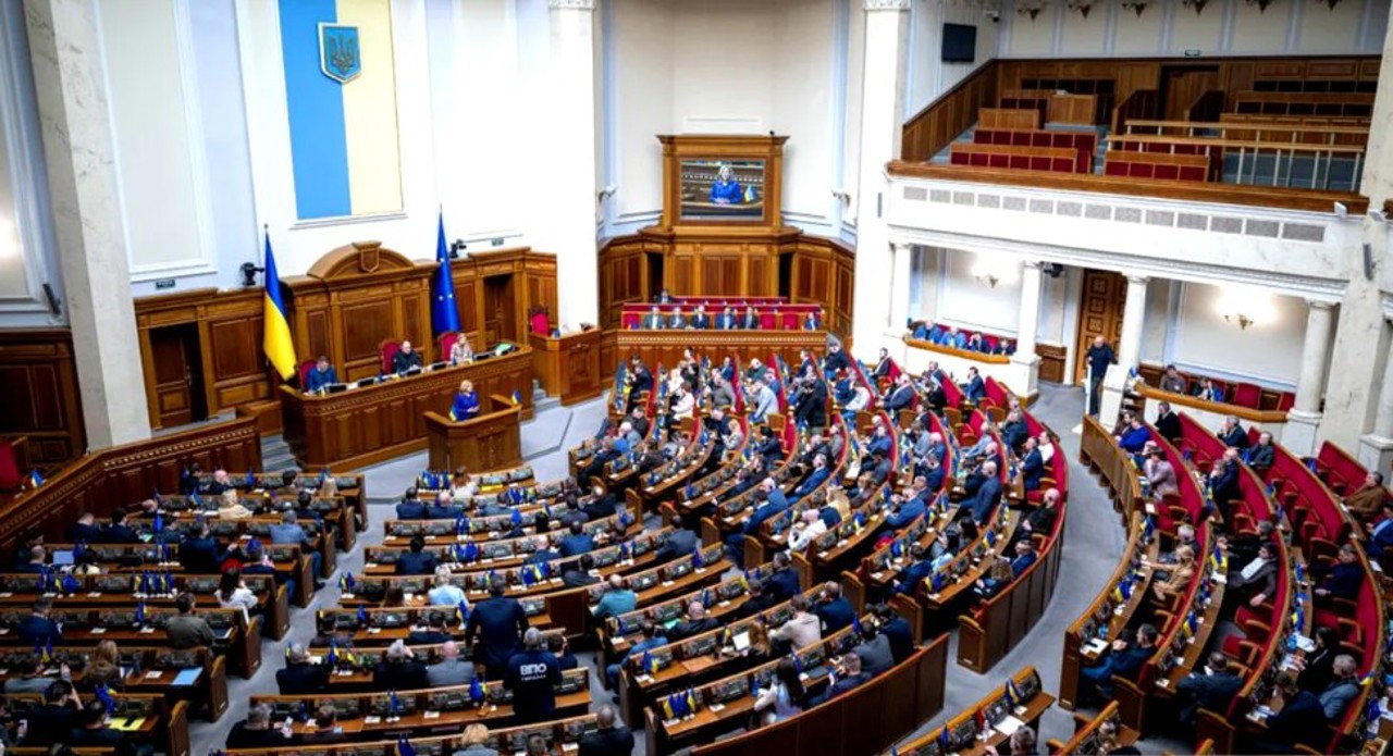 Parlamentul de la Kiev l-a demis pe procurorul general Kravchenko, pe fondul unui scandal de corupție