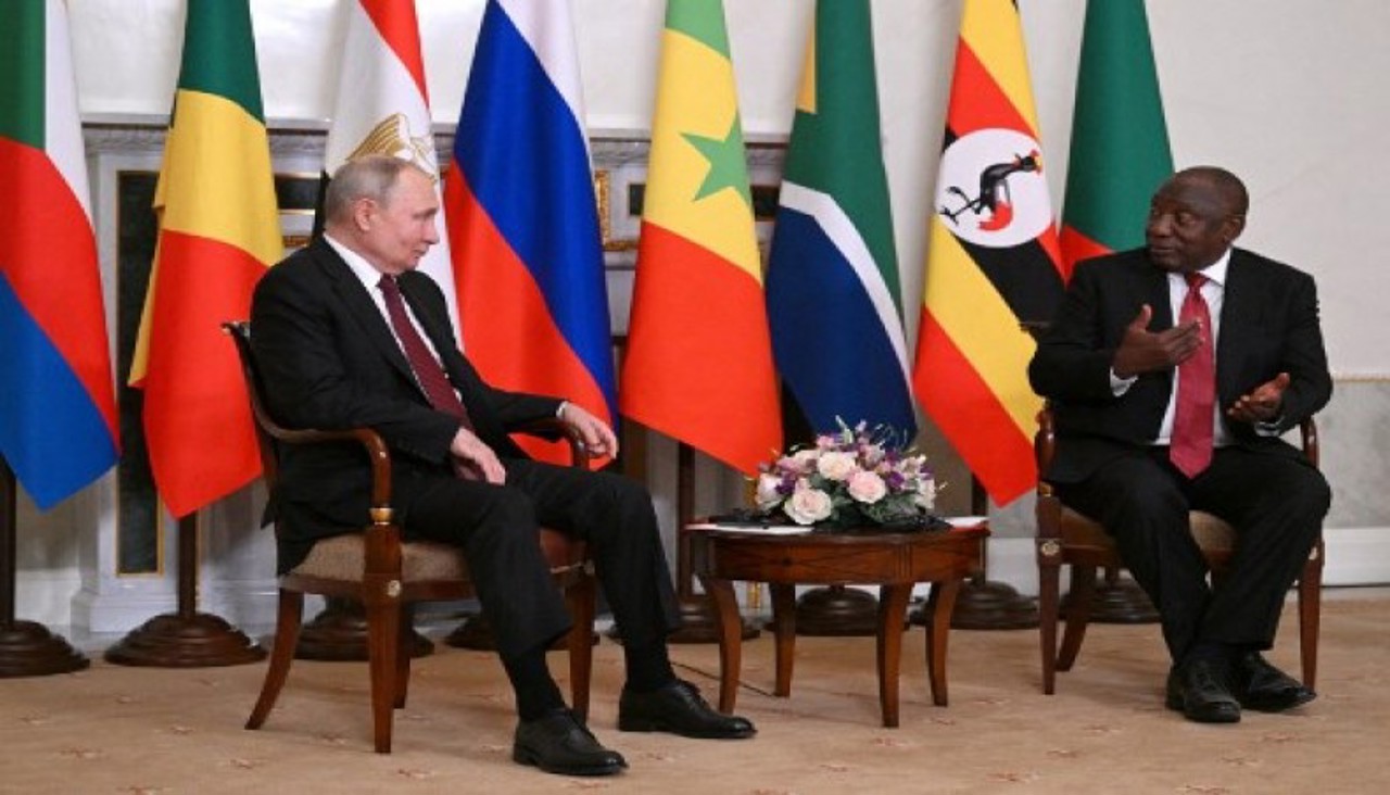Liderul Africii de Sud i-a spus președintelui Putin că războiul din Ucraina trebuie să ia sfârșit