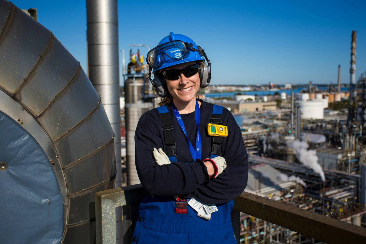 Companiile din energetică sunt în căutarea a 250 de angajați: Salarii cuprinse între 7.000 și 26.000 de lei