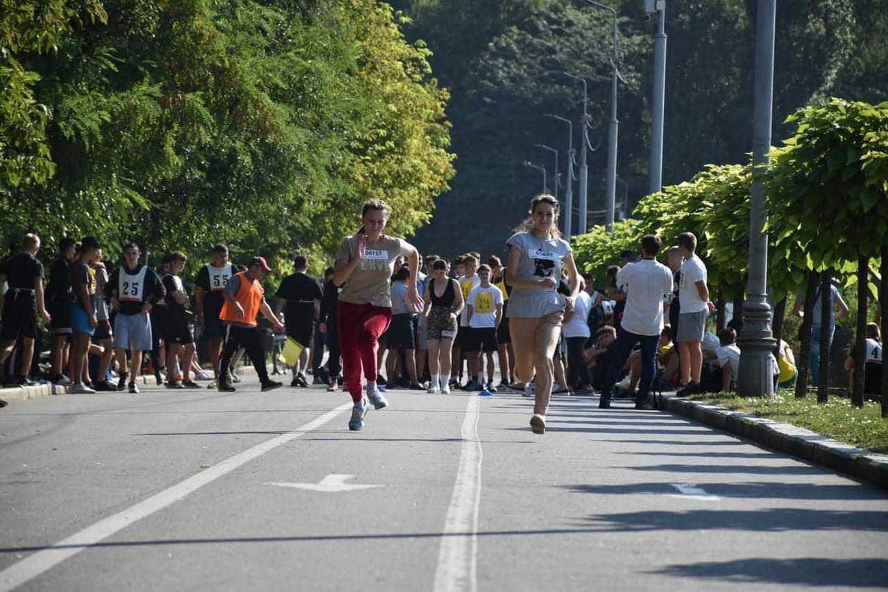 275 de tineri care doresc să studieze la Colegiul Militar au susținut proba sportivă pentru admitere