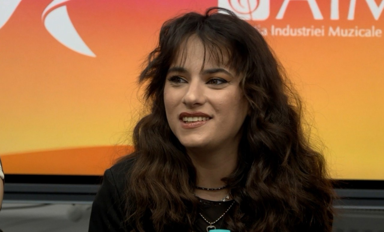 Alexandra Căpitănescu, care va reprezenta România la Eurovision, a venit la Chișinău. A vorbit despre posibile colaborări cu artiști din R. Moldova