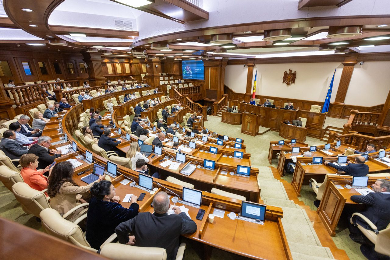 Parlamentul susține contractarea unui credit de 400 de milioane de euro pentru Energocom: Opoziția acuză guvernarea de lipsă de transparență