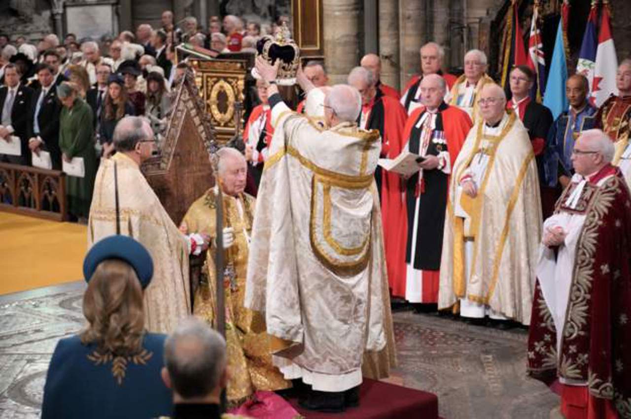 PHOTO Historic moment for Britain: King Charles III crowned