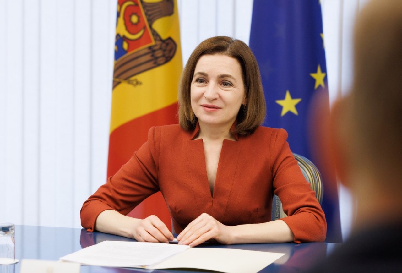 Maia Sandu: „Dragi moldoveni, felicitări! Decizia de azi de a deschide negocierile pentru aderarea Republicii Moldova la Uniunea Europeană este victoria noastră a tuturor”