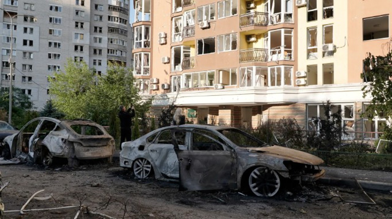 O persoană a fost ucisă, alte 13 rănite, după un atac major cu rachete asupra Kievului  