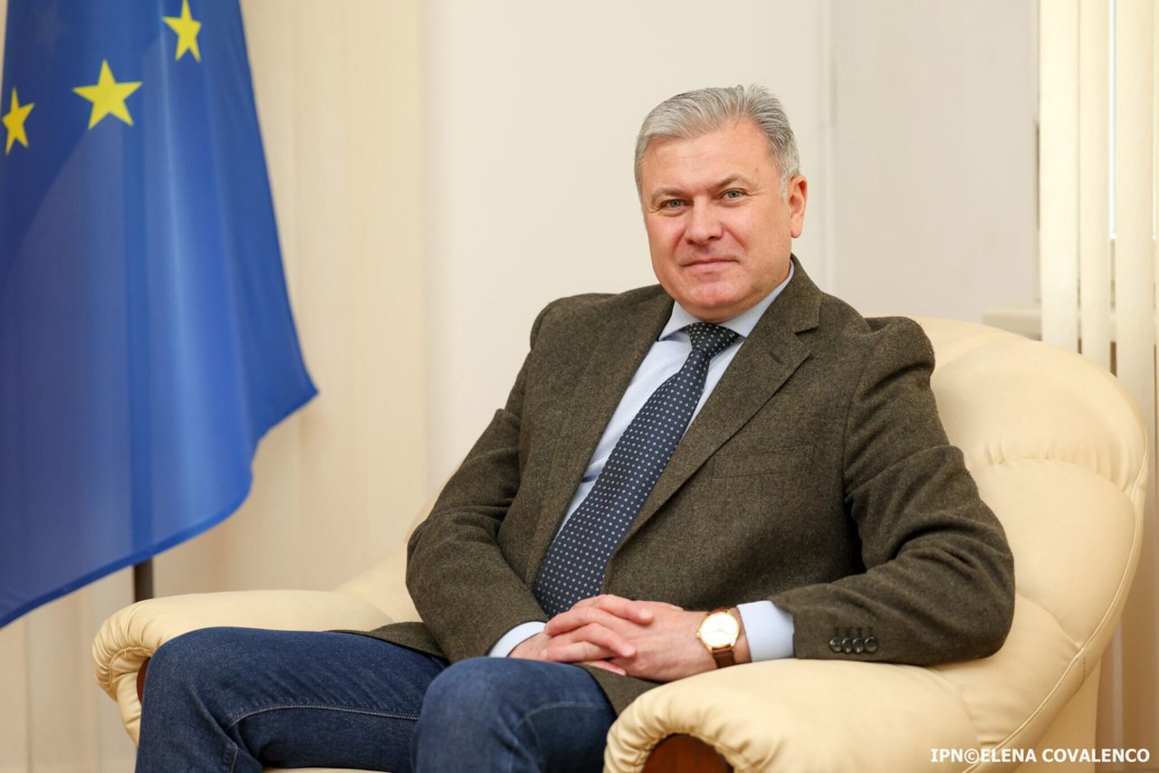 Ambasadorul R. Moldova la București: „Atacurile hibride și coruperea alegătorilor vizează inclusiv diaspora, dar integritatea votului trebuie apărată”