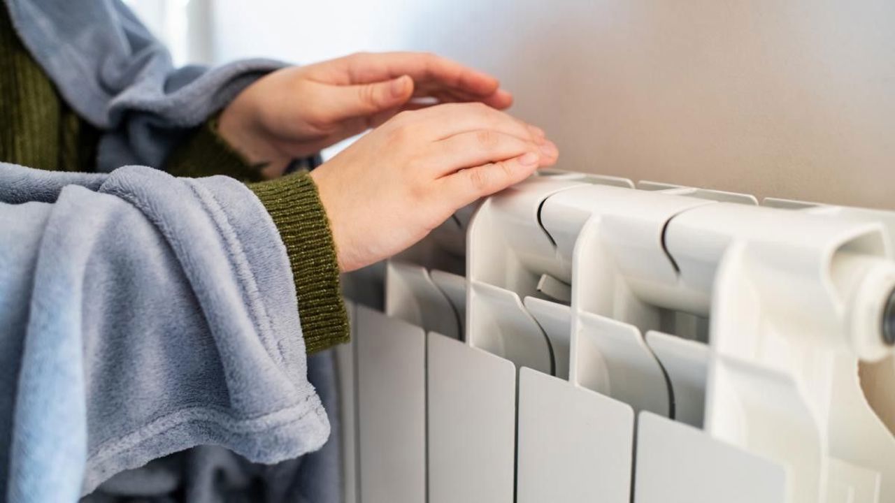 Șaisprezece blocuri de locuit din capitală au fost deconectate de la căldură și apă caldă