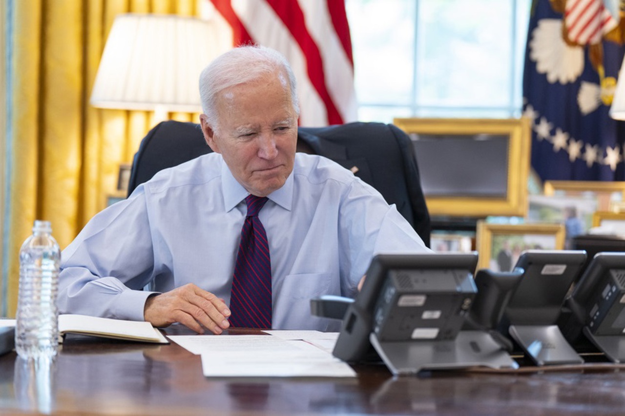 Joe Biden se retrage din cursa prezidențială și o recomandă pe Kamala Harris să candideze în locul lui