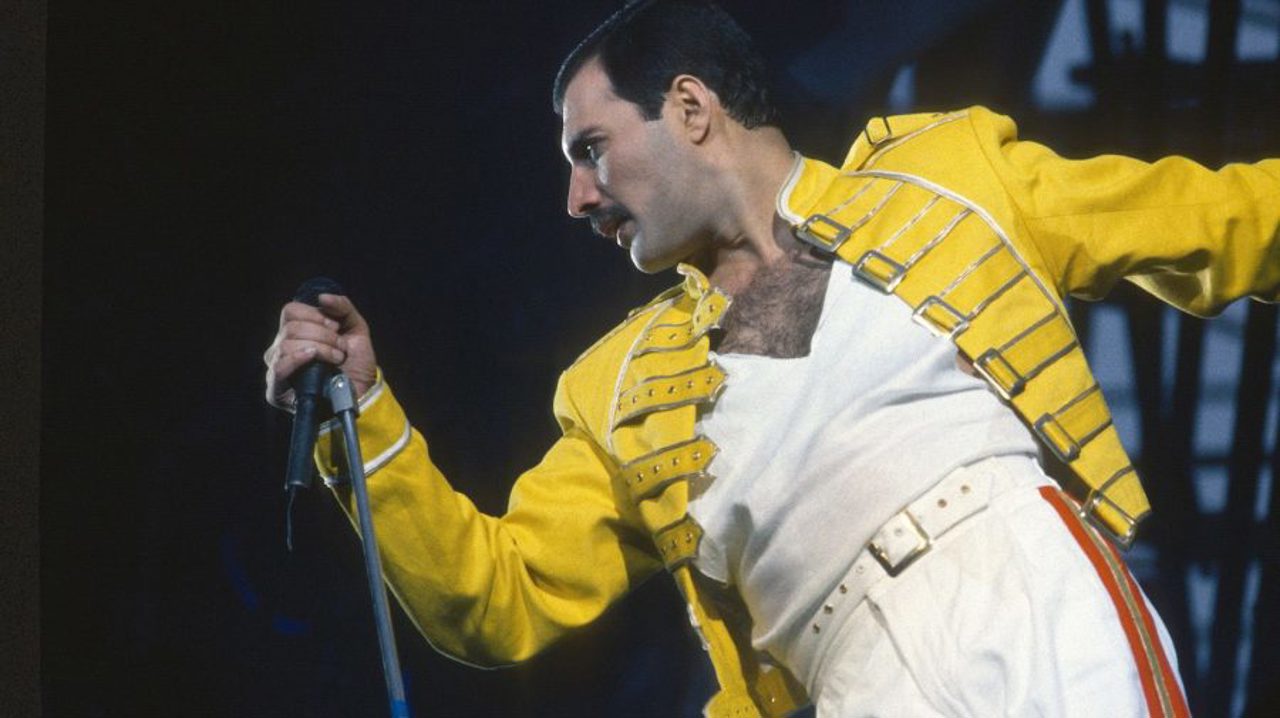 Calendarul zilei // Un mare concert în memoria lui Freddie Mercury a avut loc pe stadionul Wembley, din Londra