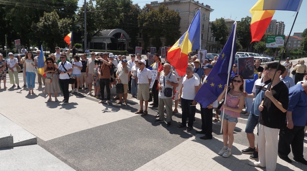 Activists urge Moldova to relocate Soviet-era symbols