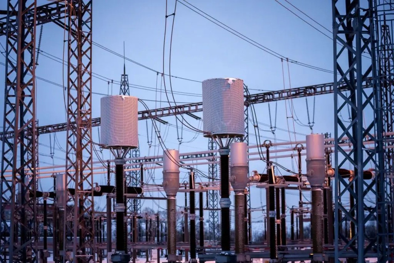 Zelenskiy and Trump meet to discuss arms, peace prospects