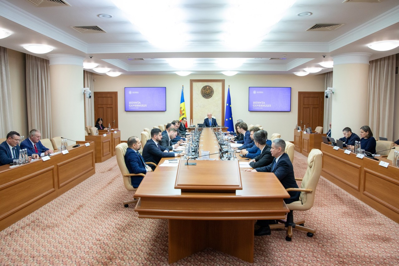 Executivul aprobă numirea lui Daniel Rotaru în funcția de secretar de stat al Guvernului