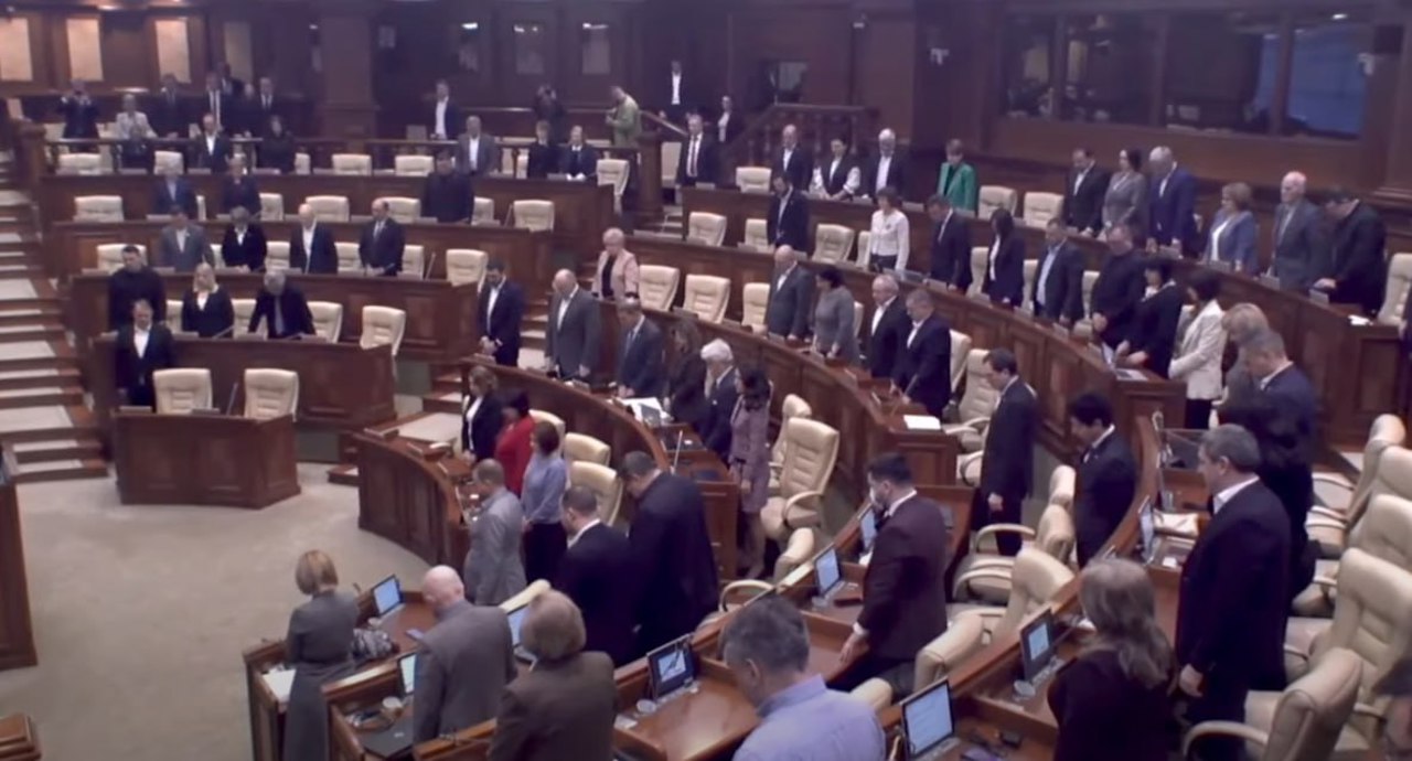 Minut de reculegere în Parlament în memoria scriitorului Vladimir Beșleagă