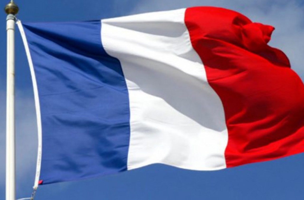 French President adopts the pension reform, without the vote of the Parliament