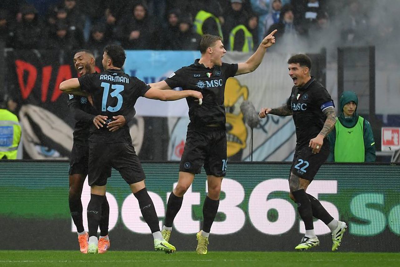 Napoli Calcio a urcat provizoriu pe locul 2 în clasamentul primei divizii italiene de fotbal 