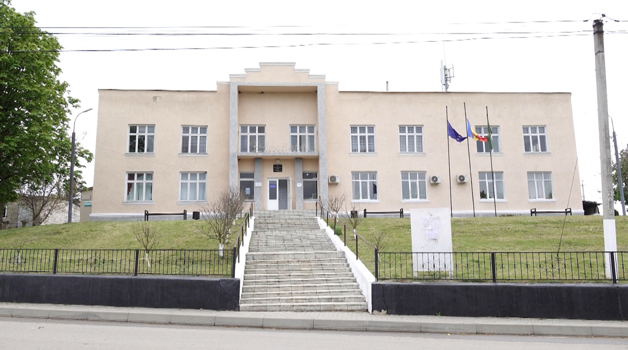 Oamenii din satul Plop: „Vrem un primar care să ducă proiectele până la capăt”