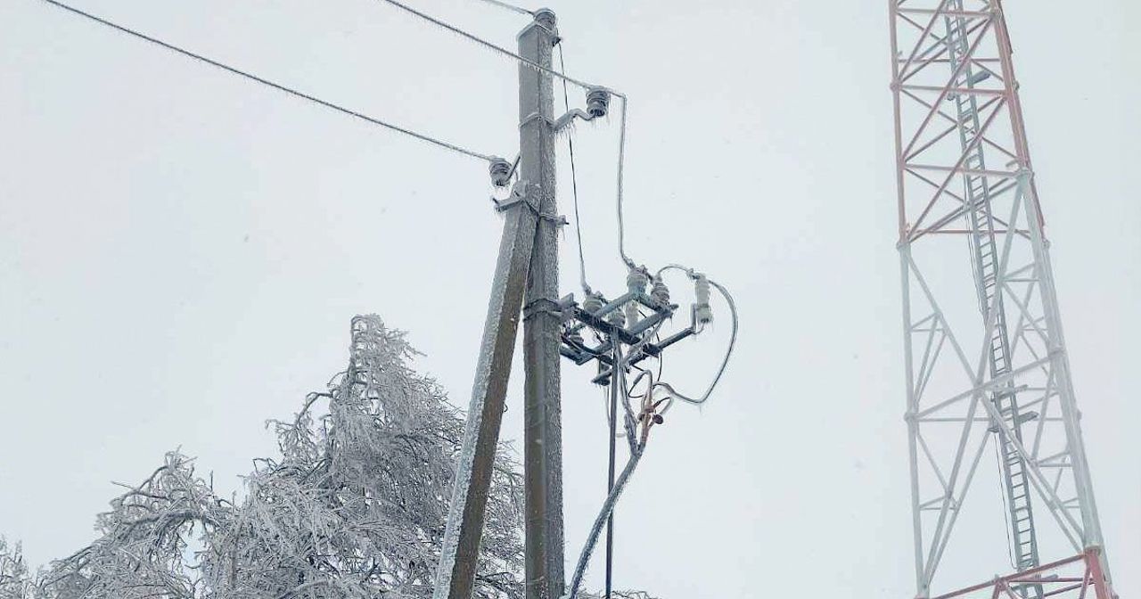 Cod galben de vânt: risc de avarii și întreruperi de electricitate, anunță Premier Energy