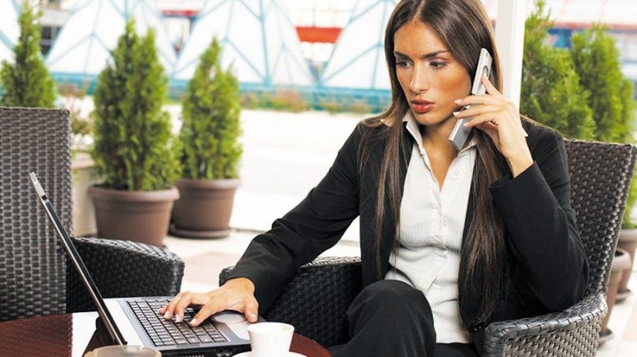 Femeile antreprenoare, susținute de Uniunea Europeană. Granturi de până la 200 de mii de lei pentru inițierea sau dezvoltarea afacerii