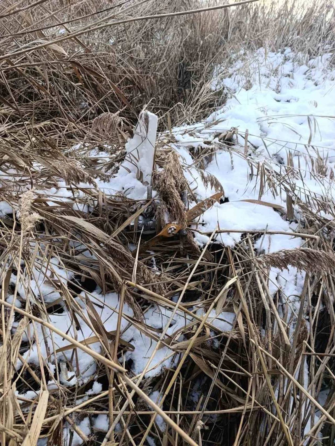 Poliția: O dronă de mari dimensiuni, depistată la intrarea în satul Nucăreni