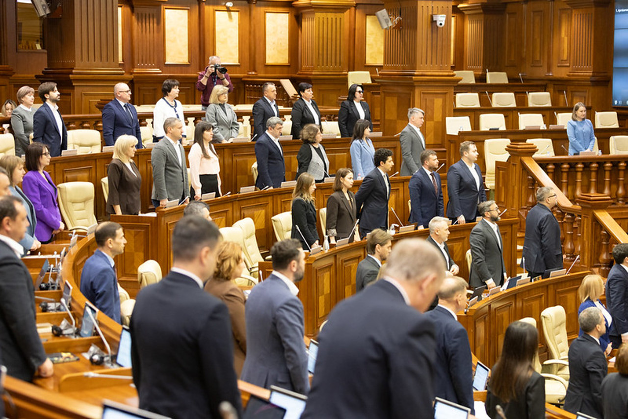 Deputații l-au comemorat pe Gheorghe Urschi în Parlament: „A adus zâmbete când motive de bucurie erau foarte puține”