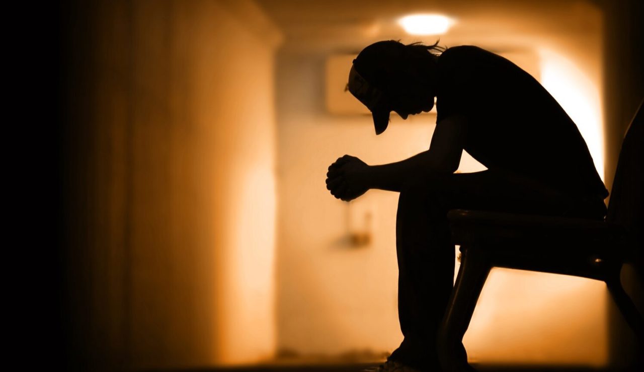 Adolescenții, vulnerabili în fața drogurilor: specialiștii explică factorii care duc la dependență și cum poate fi prevenit consumul