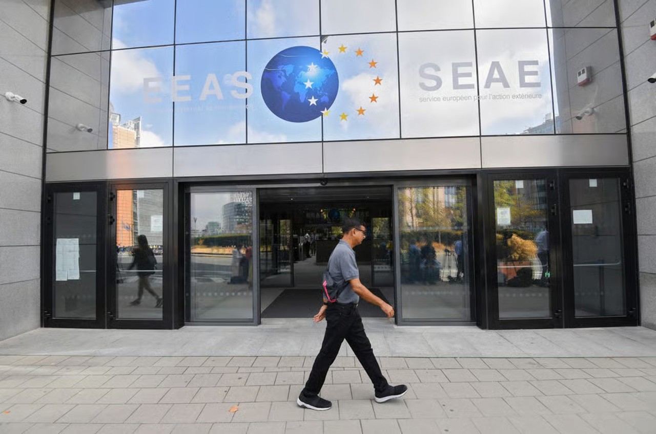 Scandal la Colegiul Europei: presa belgiană spune că Mogherini ar fi fost reținută