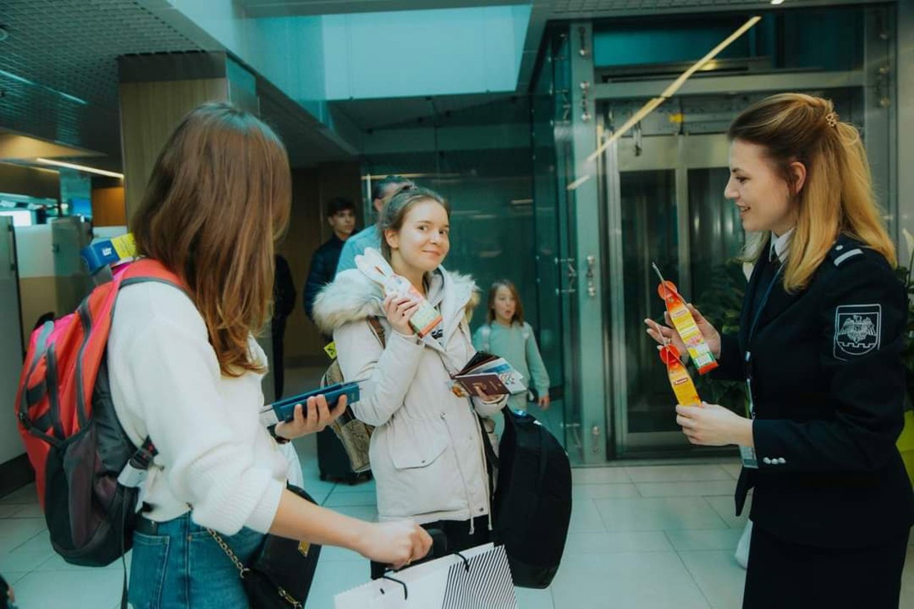 Atmosferă de sărbătoare la Aeroportul Internațional Chișinău: Zeci de mii de moldoveni se întorc acasă