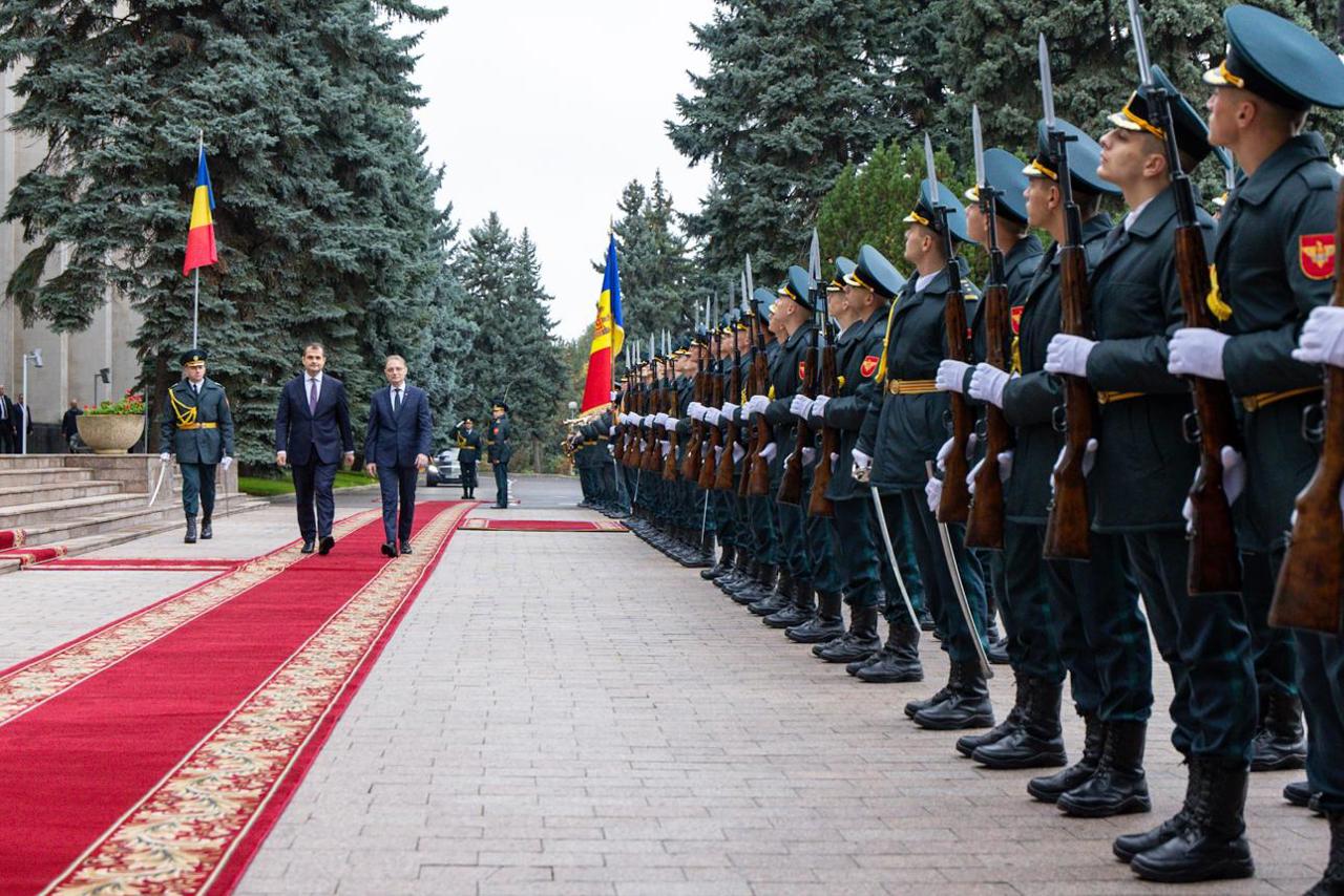 R. Moldova și România discută despre producția comună de sisteme antidronă. Tofan: Neutralitatea țării nu va fi afectată