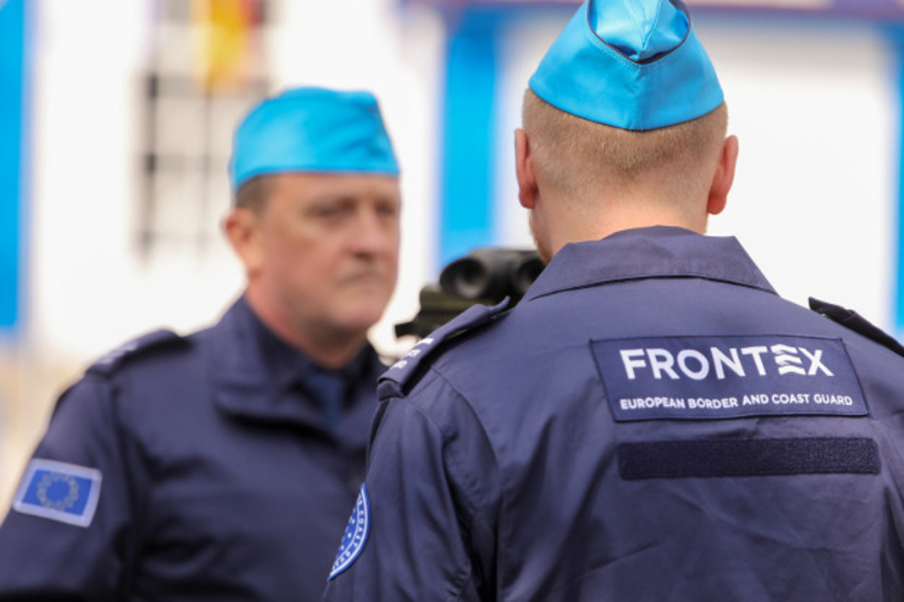 UE vrea să tripleze numărul polițiștilor de frontieră și să le acorde competențe sporite pentru returnarea migranților