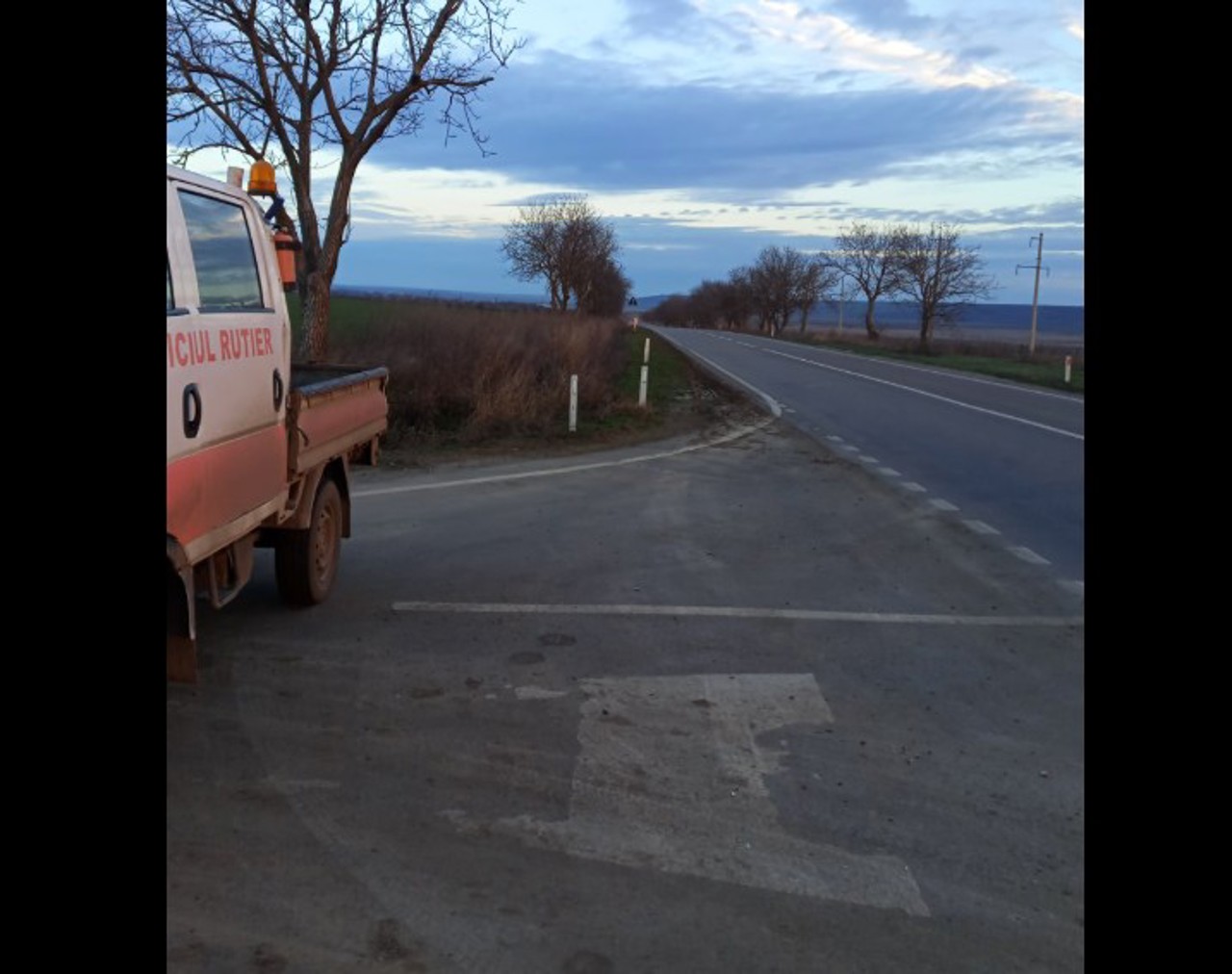 Pe parcursul nopții, drumarii au intervenit pe drumurile naționale pentru combaterea lunecușului   
