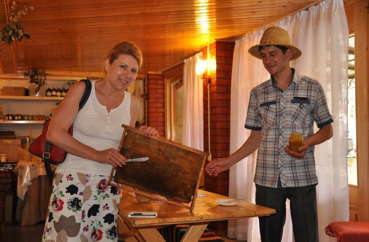 Singurul apicultor moldovean inclus în ruta transfrontalieră gastronomică România – R. Moldova 