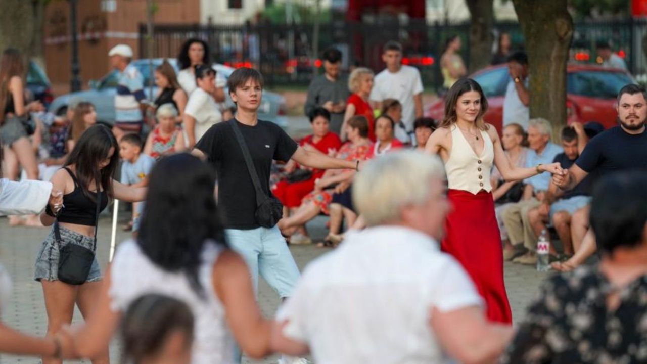 Horele din Colibași nu doar se joacă, se trăiesc. Tradiția din sudul țării, păstrată cu sfințenie