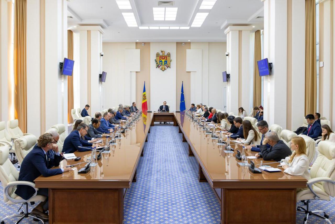 Premierul Tofan, la întrevederea cu ambasadorii acreditați în R. Moldova: „Dorim să creăm mai multe oportunități cetățenilor și partenerilor noștri”