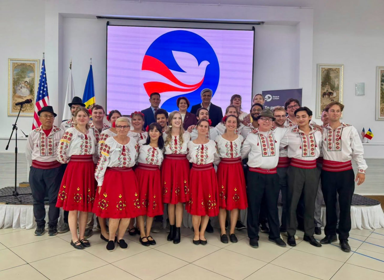 „Pod intercultural”: 23 de voluntari americani au depus jurământul și vor face voluntariat în comunitățile din R. Moldova