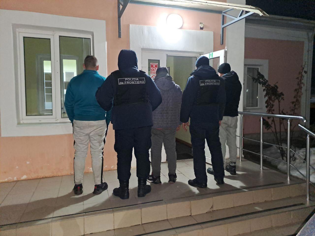 Doi moldoveni, documentați pentru că au ajutat trei ucraineni să intre ilegal în țară