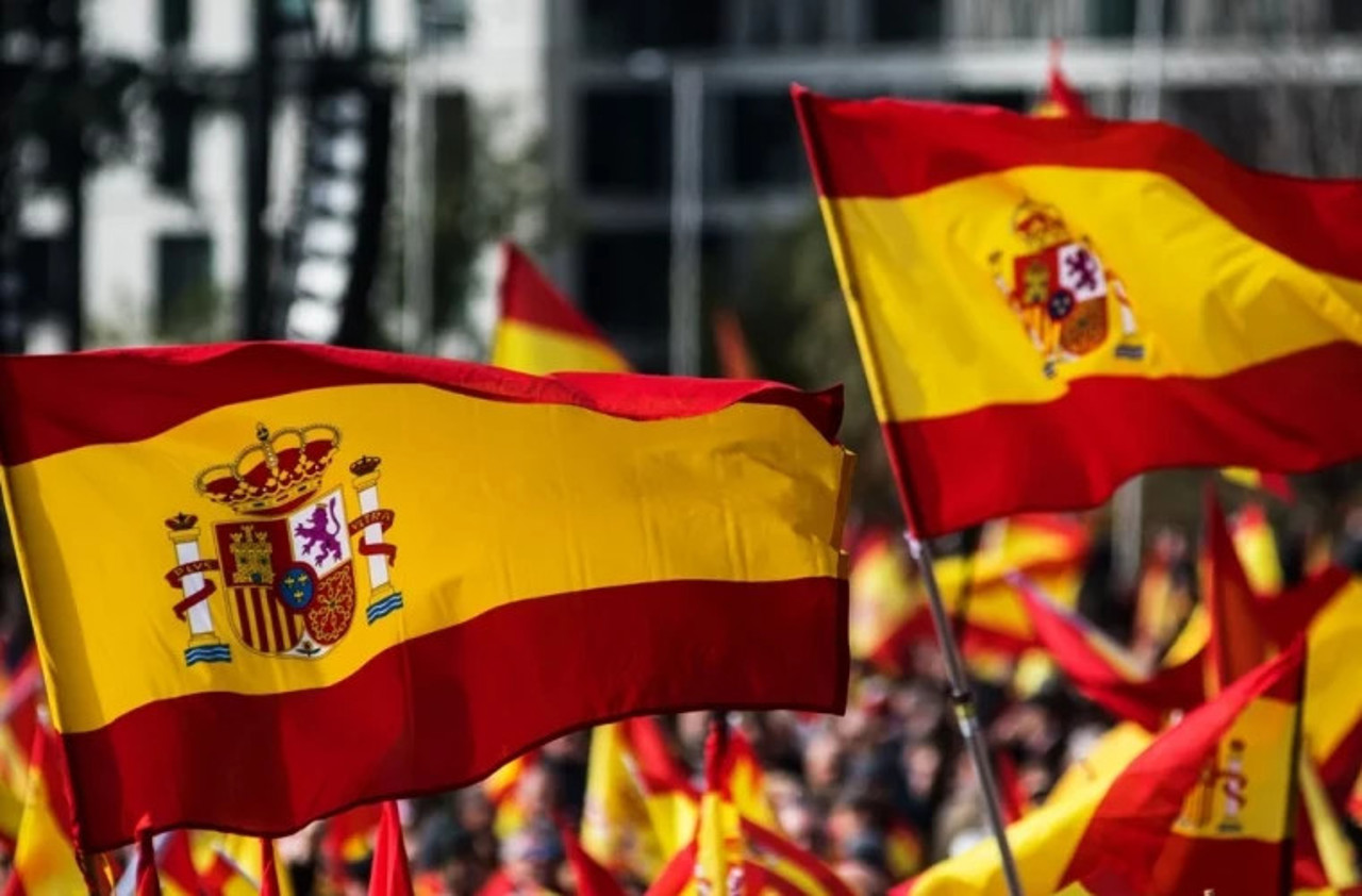 Corespondență// Jocuri de putere în Spania: destinul atipic al unui lider catalan independentist însurat cu o vasluiancă