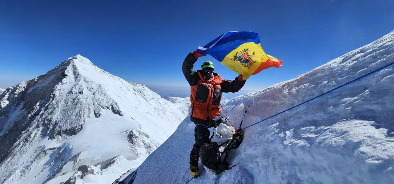 Tricolorul înălțat pe Everest: Povestea lui Vladislav Zotea, alpinistul moldovean care a urcat pe cel mai înalt munte din lume 