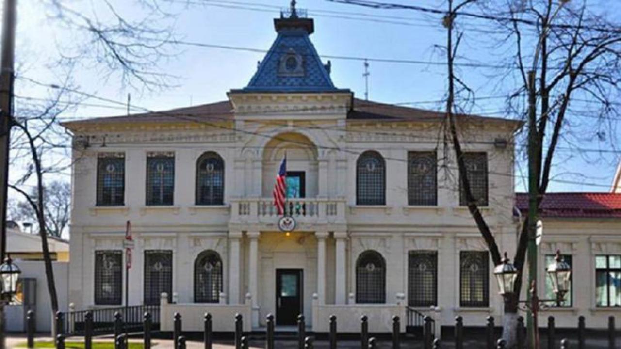 Подозрительный пакет обнаружен у посольства США в Кишинёве