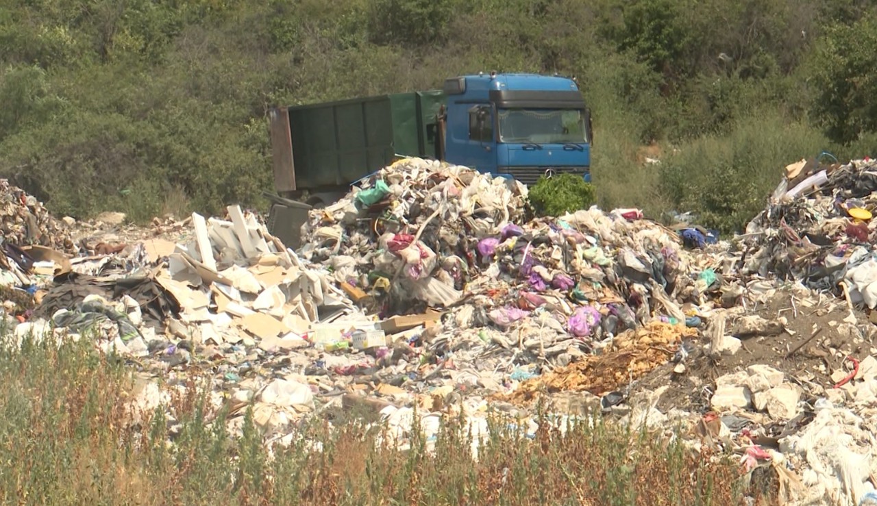 Miros neplăcut și deșeuri: Groapa de gunoi administrată de satul Boșcana, nemulțumirea locuitorilor din Budești