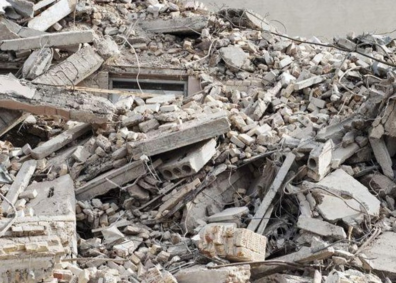 Deșeurile provenite din construcții și demolări vor fi colectate separat și reciclate