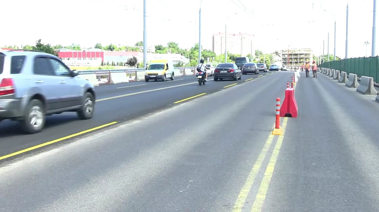 După trei ani de așteptare, podul de pe strada Mihai Viteazul din capitală a fost redeschis circulației 
