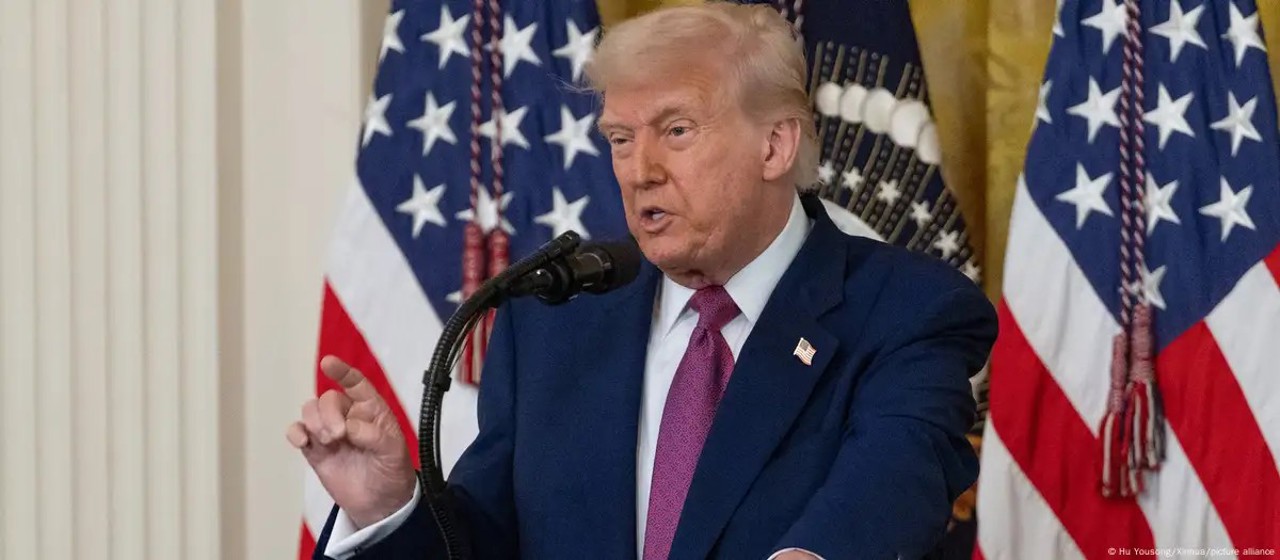 Donald Trump anunță încetarea focului între Israel și Iran, dar Tel Avivul raportează noi atacuri