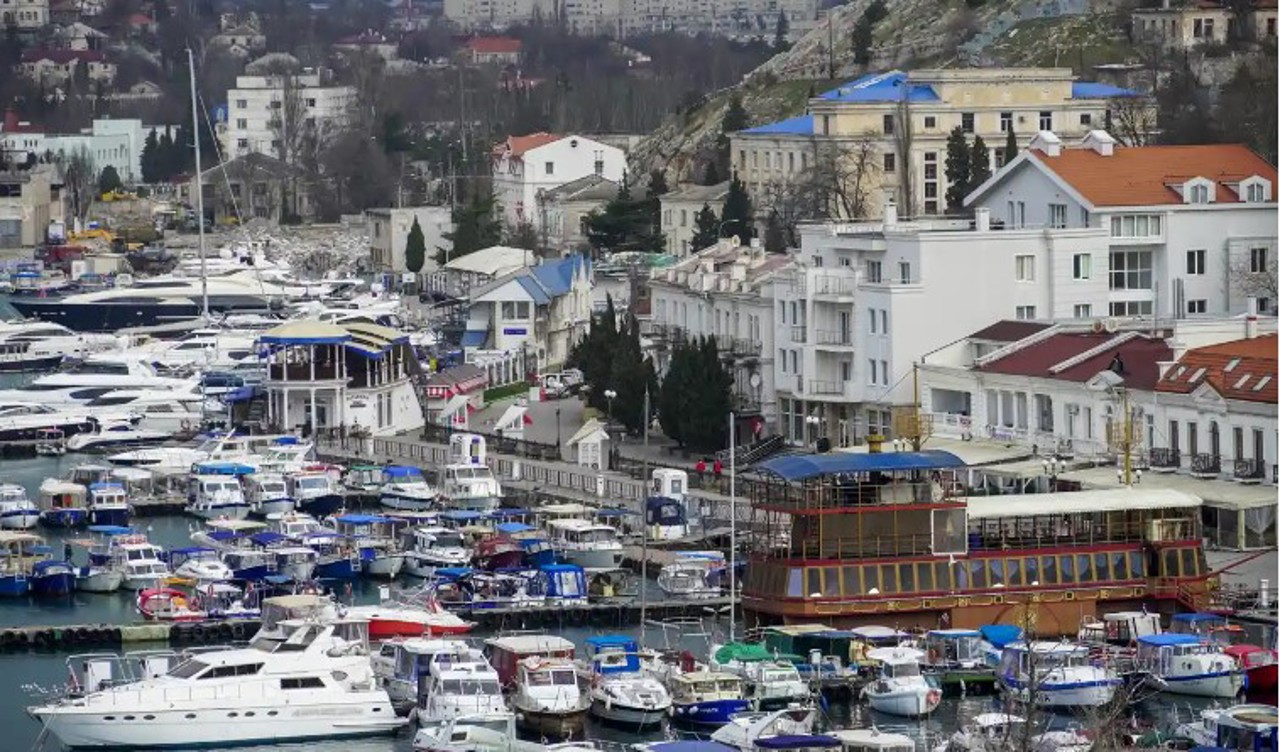 Orașul Sevastopol, atacat cu drone.  Guvernatorul prorus al regiunii: „Toate forțele și serviciile rămân în alertă”