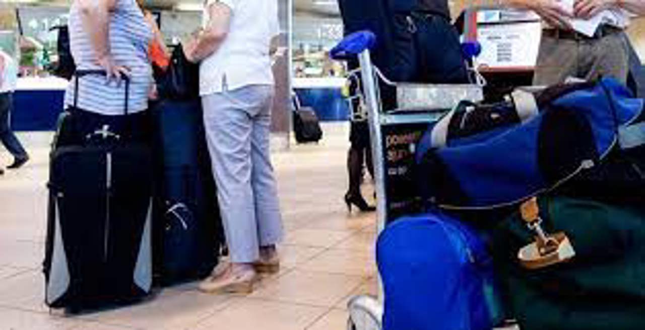 Expert: Moldovenii continuă să-și vadă viitorul peste hotare