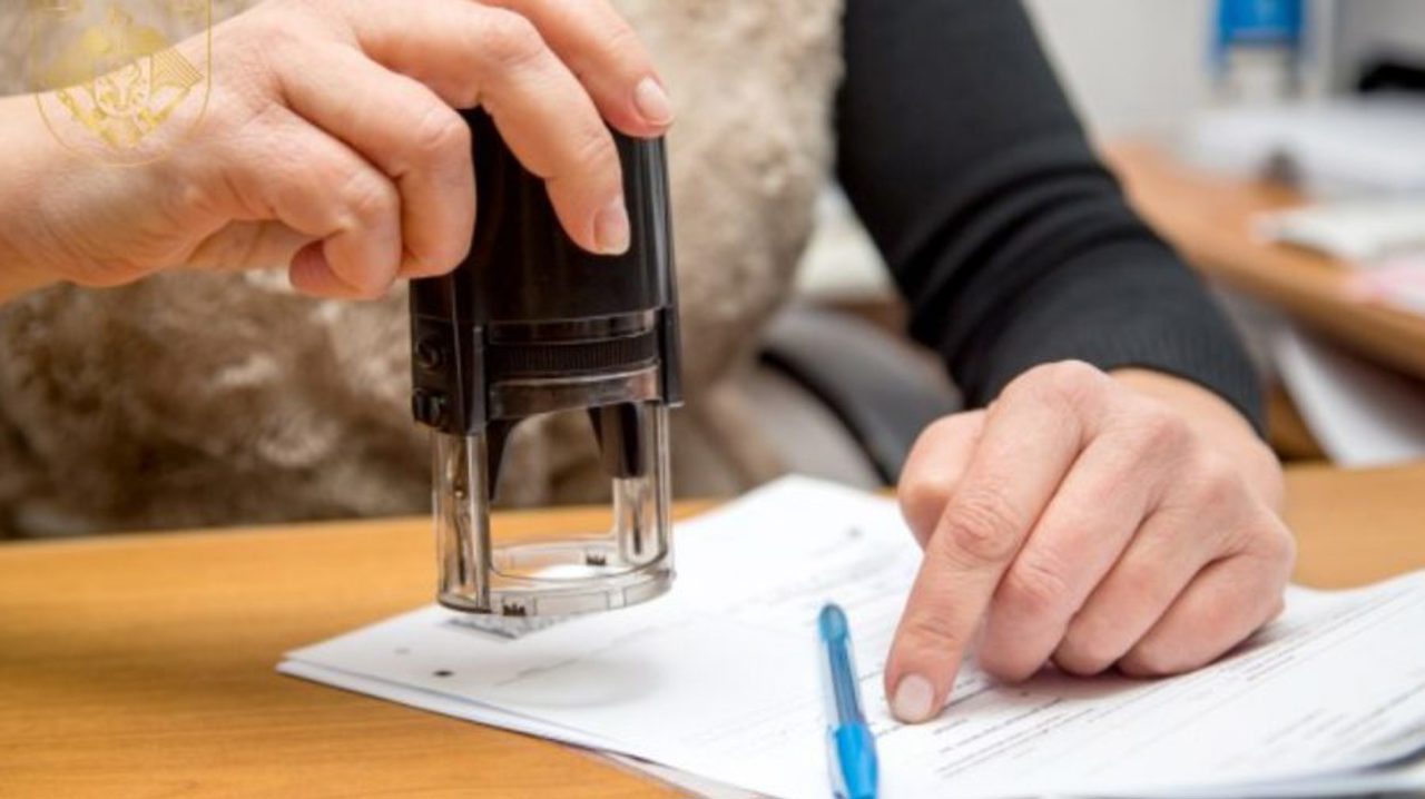 Fostă contabilă de la o bancă din Fălești, acuzată de delapidarea a peste 1.5 milioane de lei